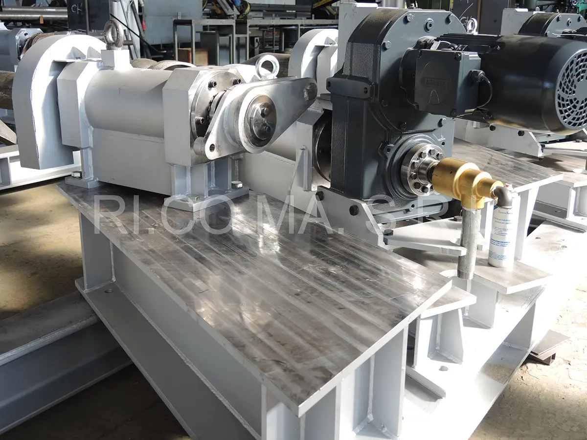 Flipper and motorized roller unit